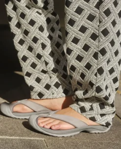 Sandales*KEEN Waimea Leather Flip-Flop Pour Femme  |  Sorrel Horse/Plaza Taupe SorrelHorse/PlazaTaupe